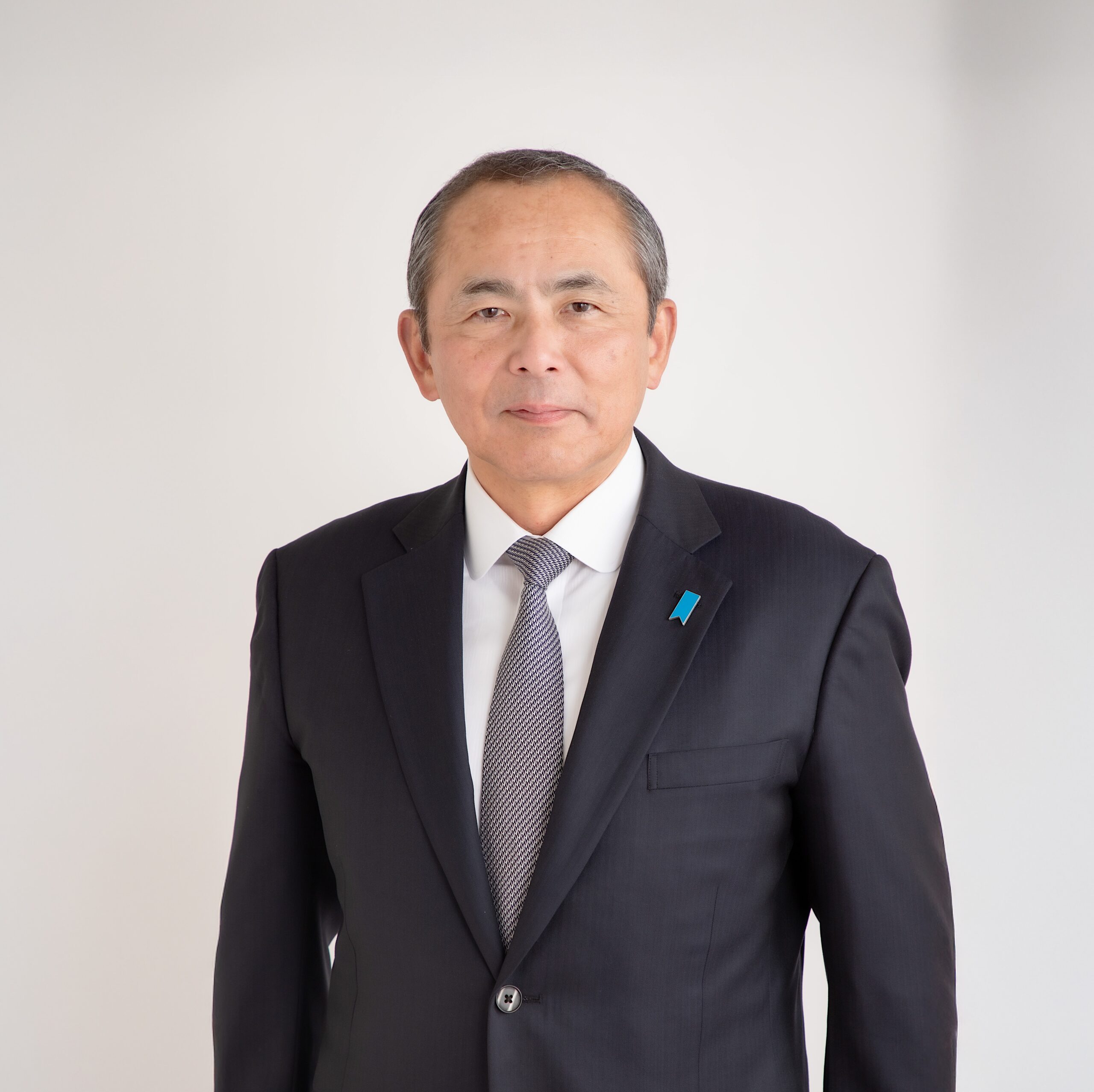 岡島晴実 顧問